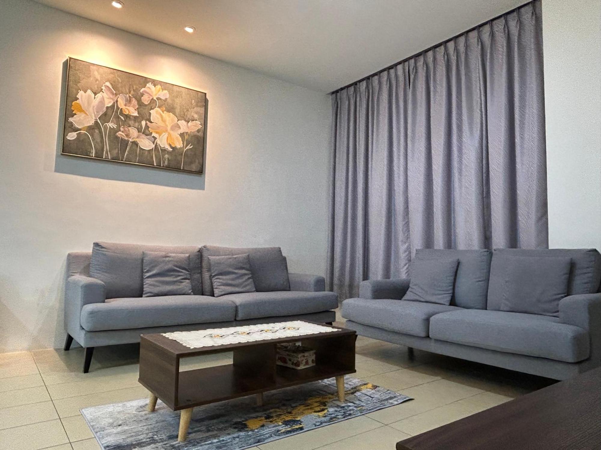 Roxy Apartment Kuching Exteriér fotografie