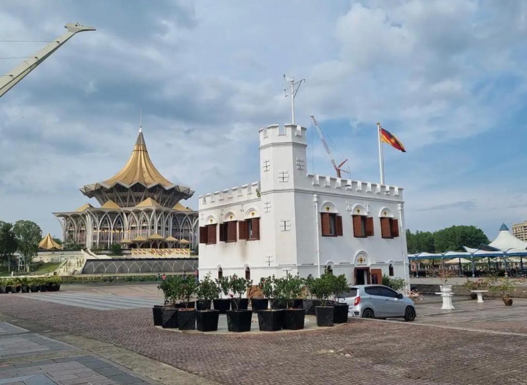 Roxy Apartment Kuching Exteriér fotografie